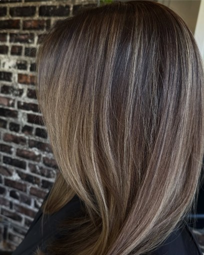 Sleek brunette with highlights